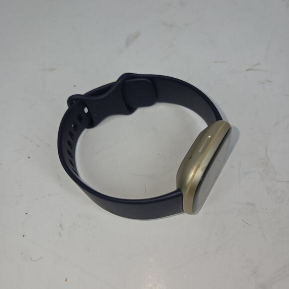 Fitbit Versa 3 Health and Fitness Smartwatch with GPS Soft Gold Athletic Gym - Picture 2 of 12